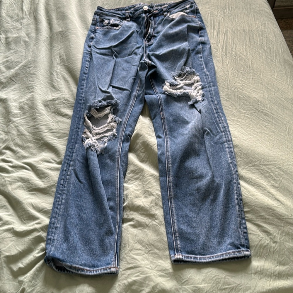 American Eagle Mom Straight Jean